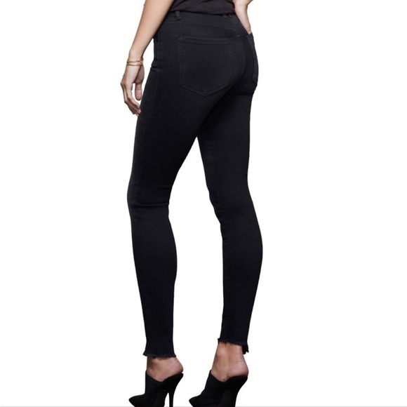 Good American Good Legs Skinny Step Fray Hem Jeans Black Size 24 - Picture 2 of 15